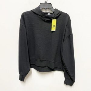 All In Motion NWT Women's M Black Textured Thumbhole Pullover Cropped Hoodie